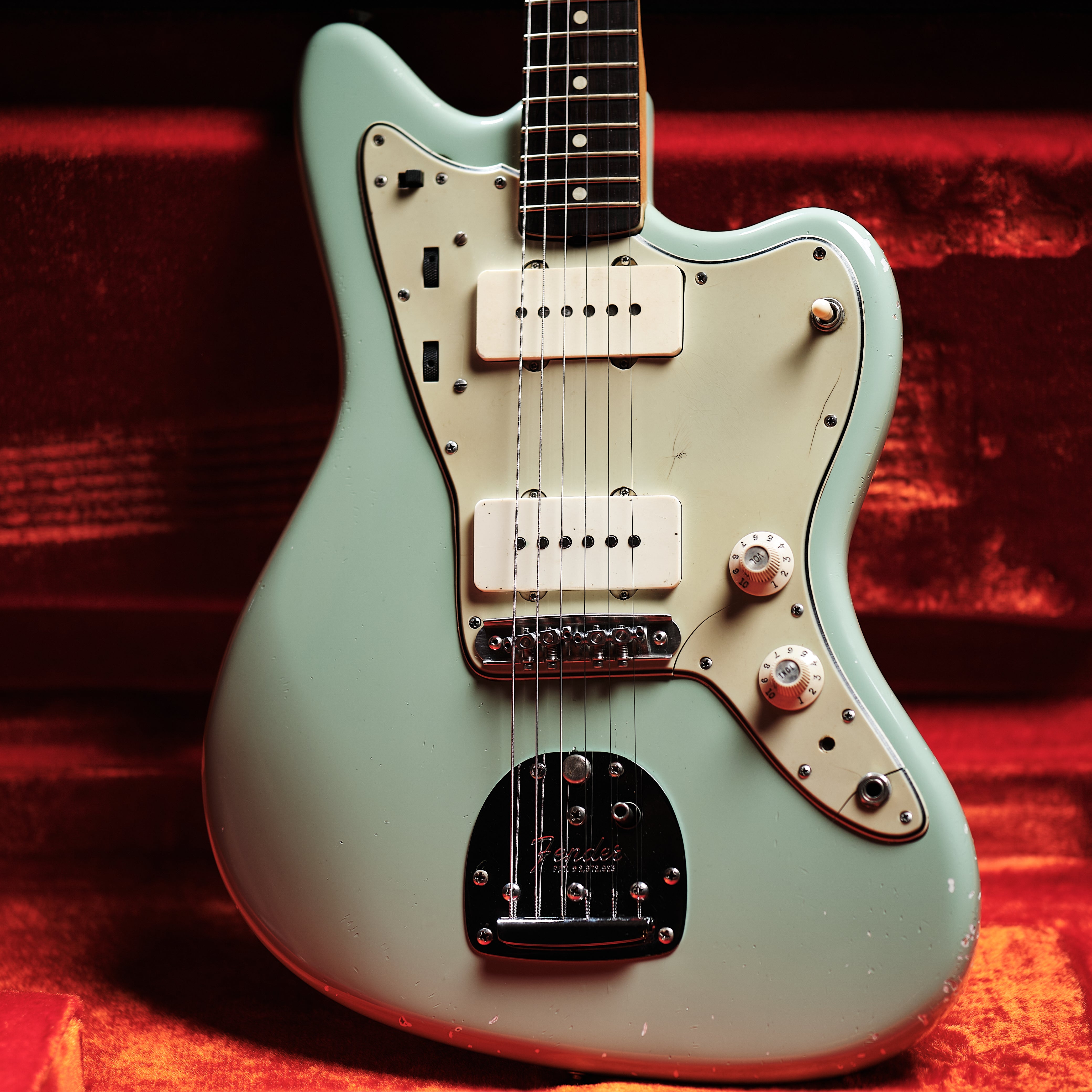HOLD 1962 Fender Jazzmaster – Emerald City Guitars
