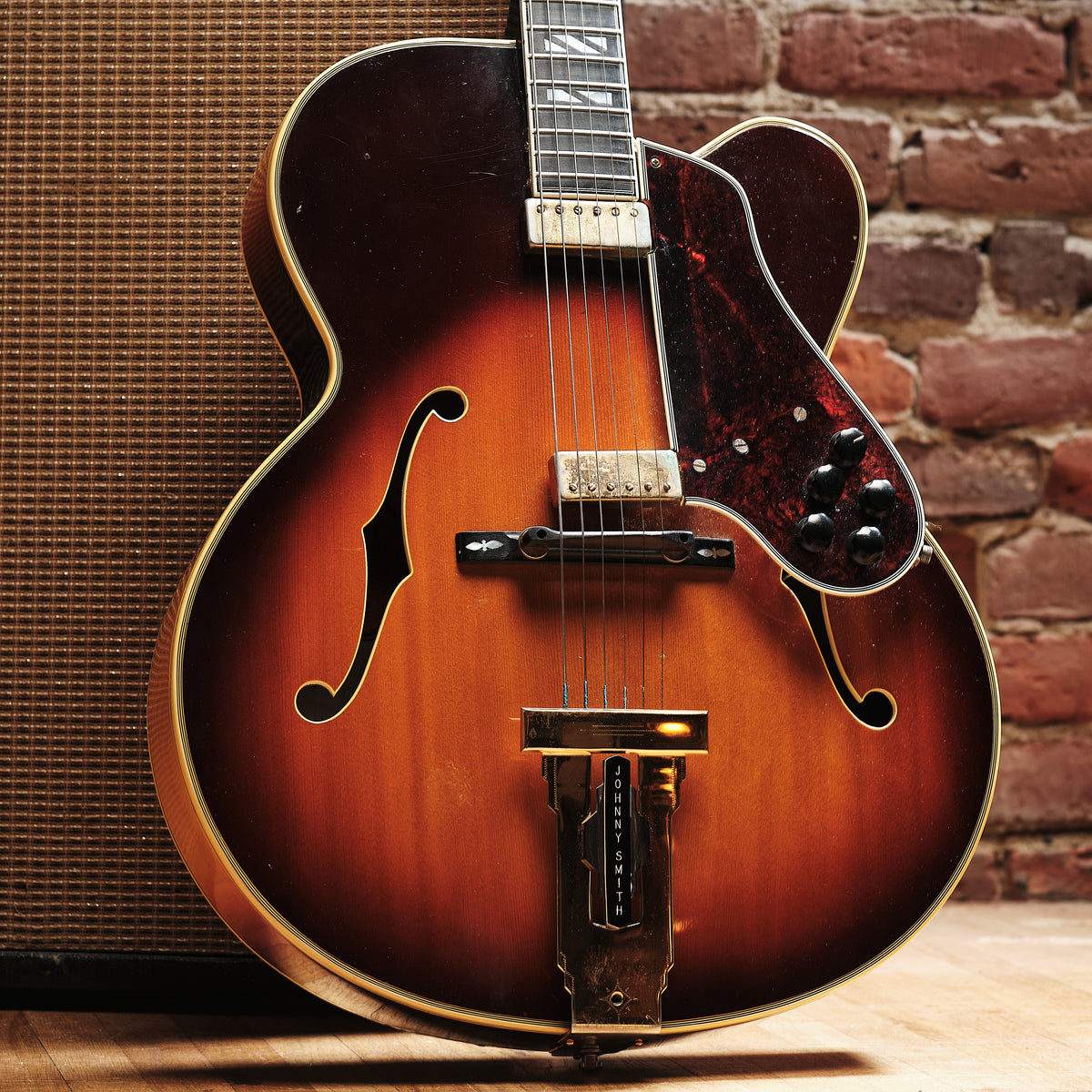 iPad9世代 Johnny guitar I made Johnny Silverhand's guitar from Cyberpunk 2077 - YouTube