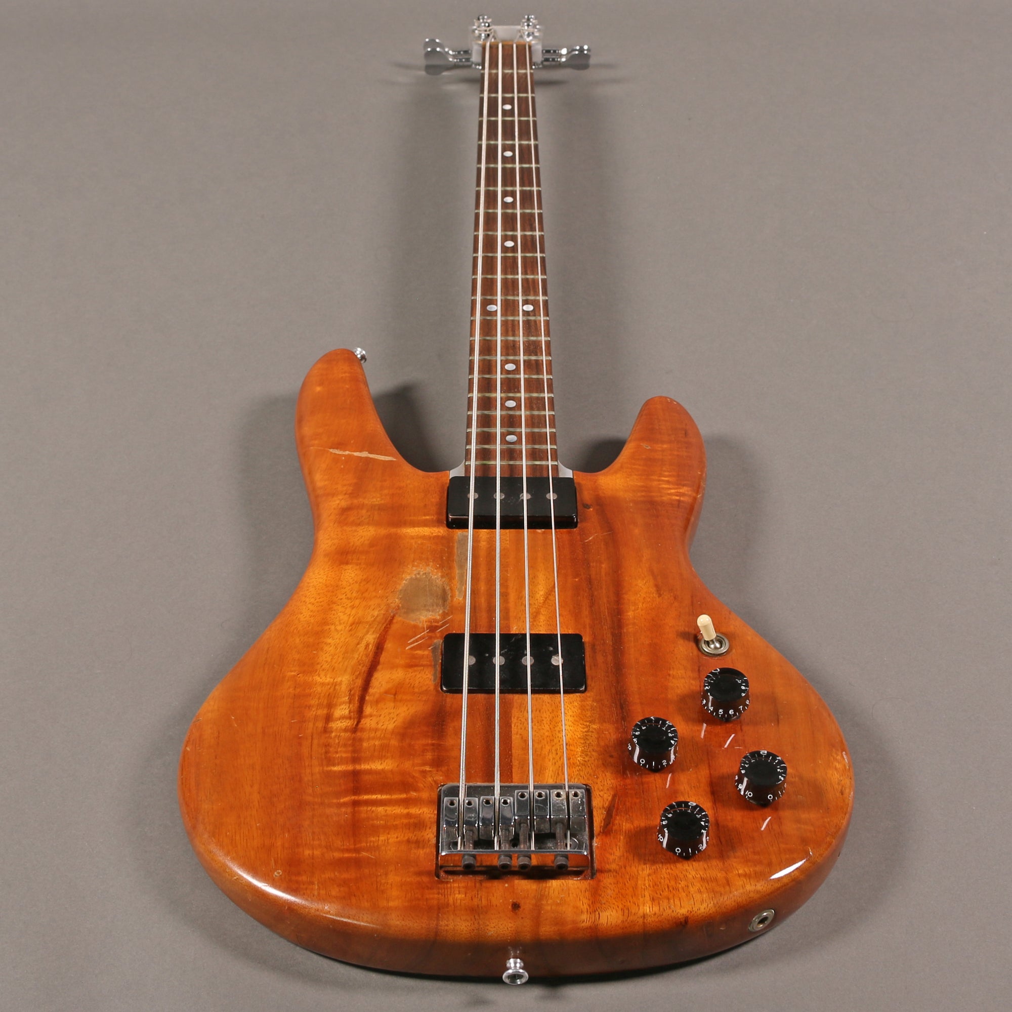 1975 Travis Bean TB-2000