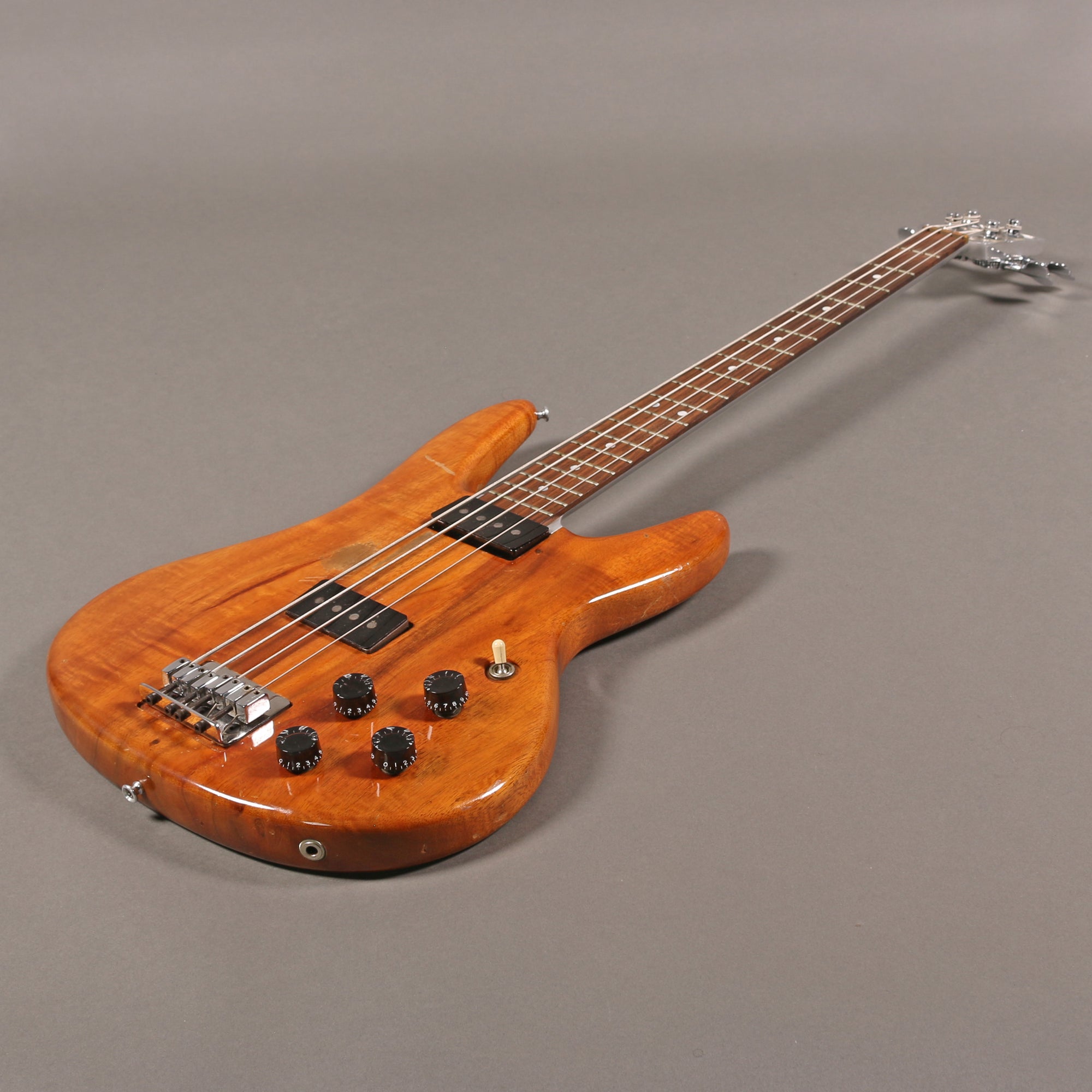 1975 Travis Bean TB-2000