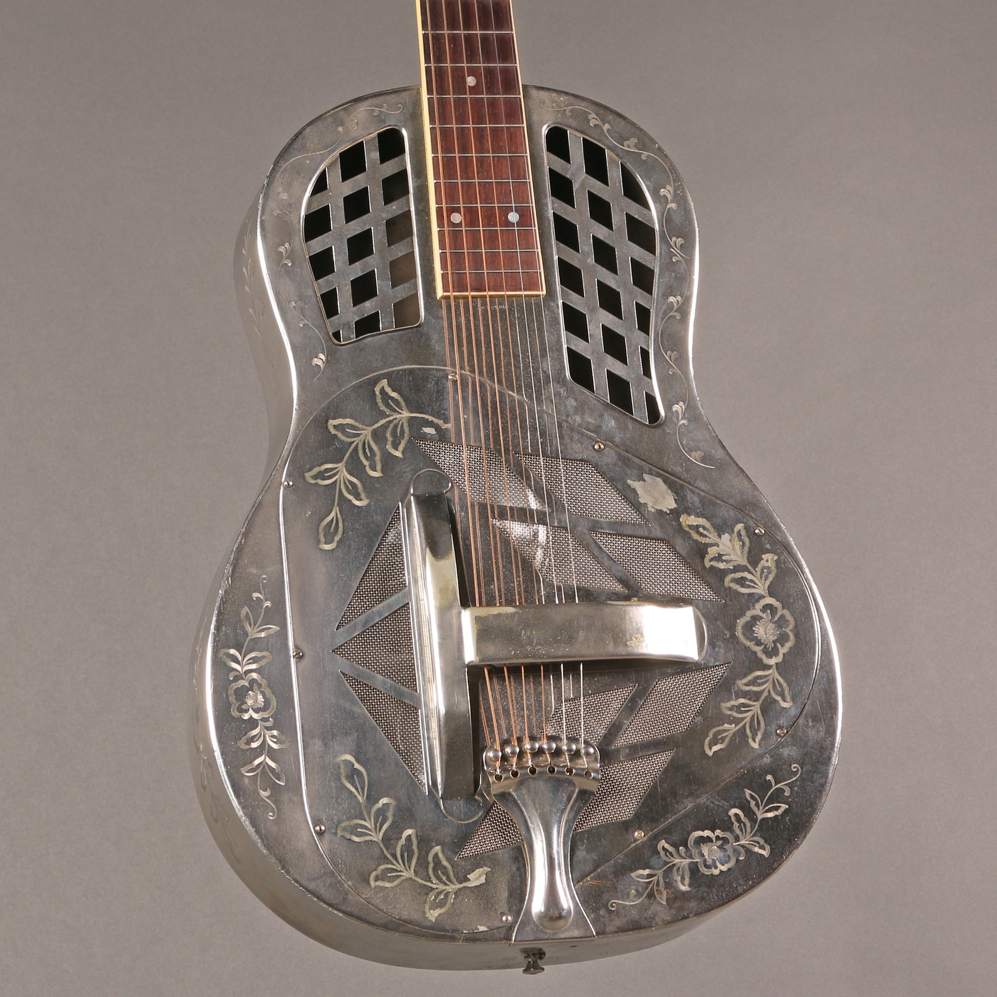 1928 National Tri-Cone Style 2 1/2 Roundneck [