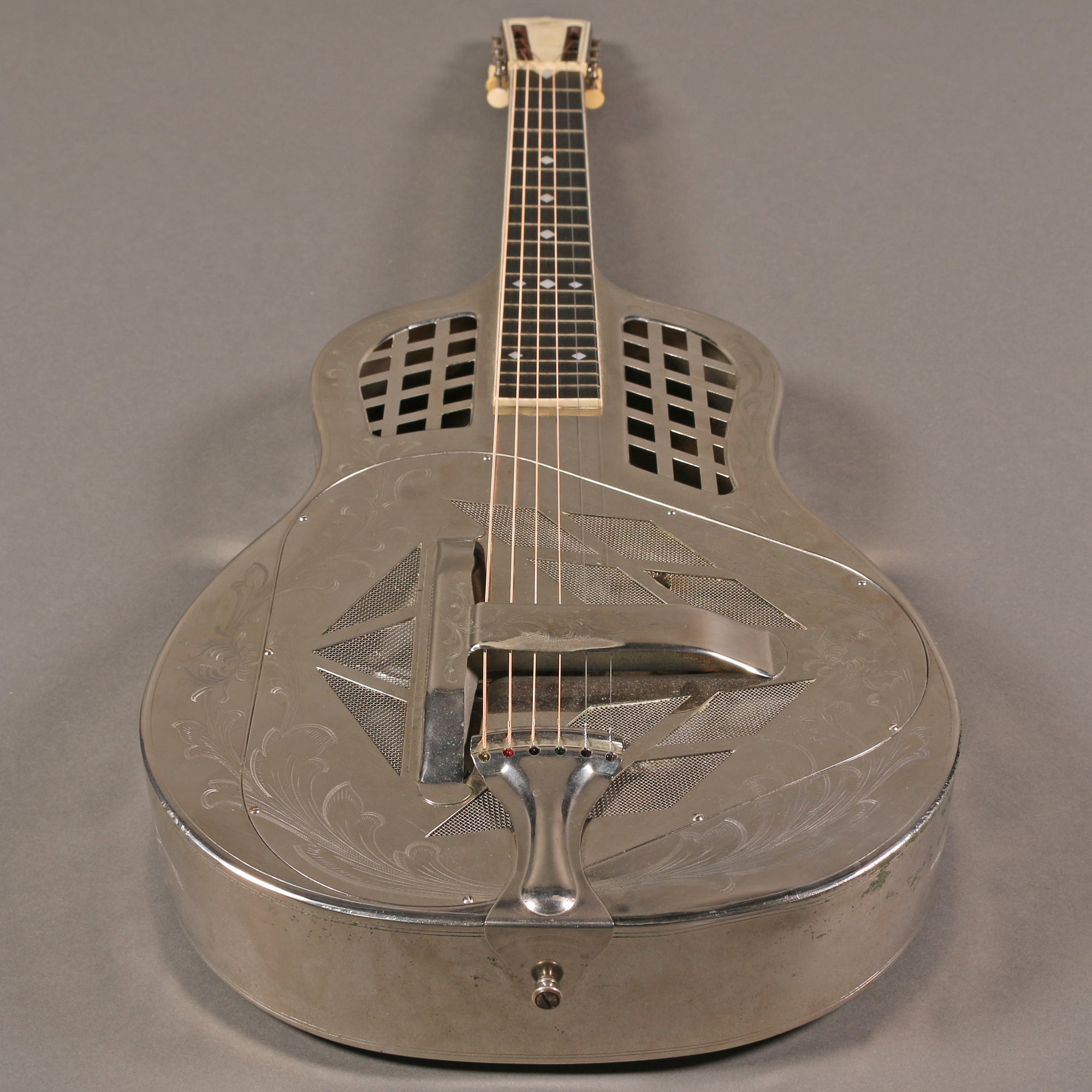 1929 National Style 4 Tri-Cone Square Neck
