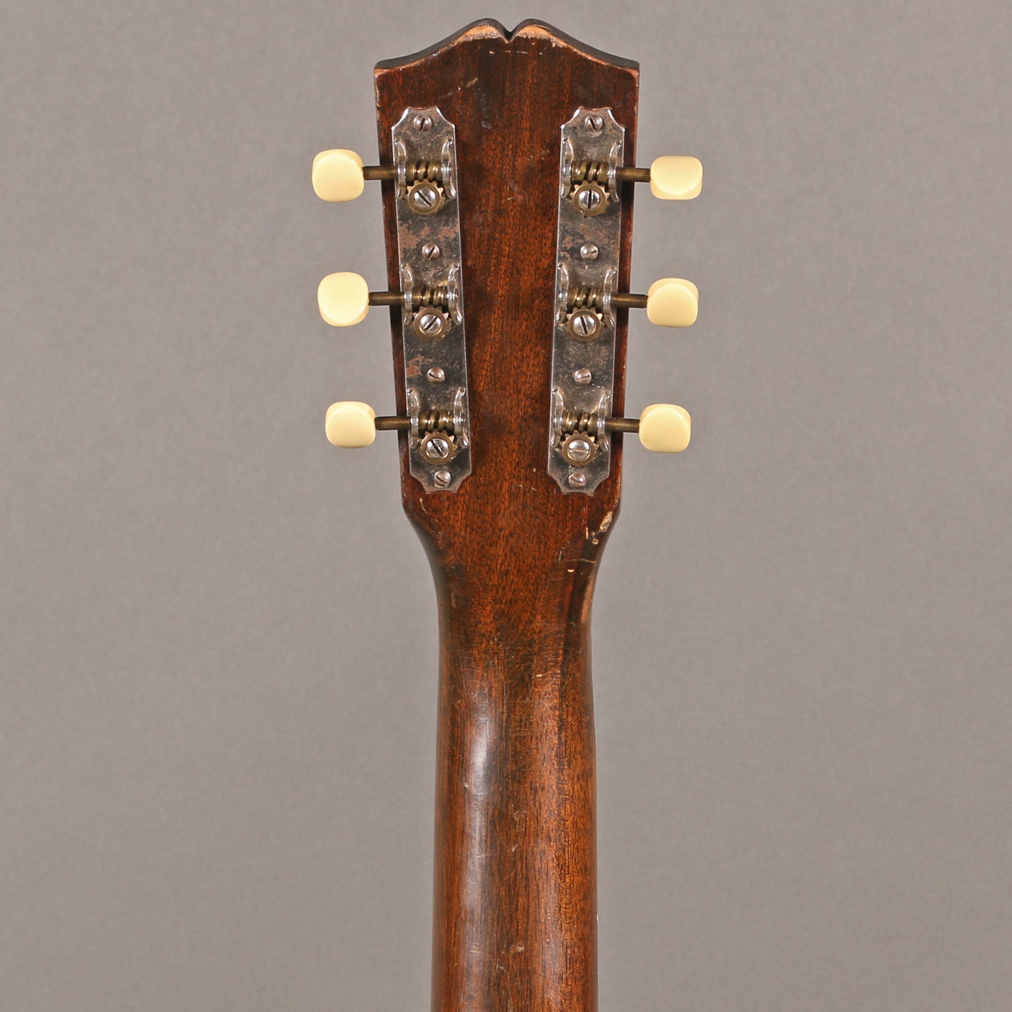 1943 Gibson L-00