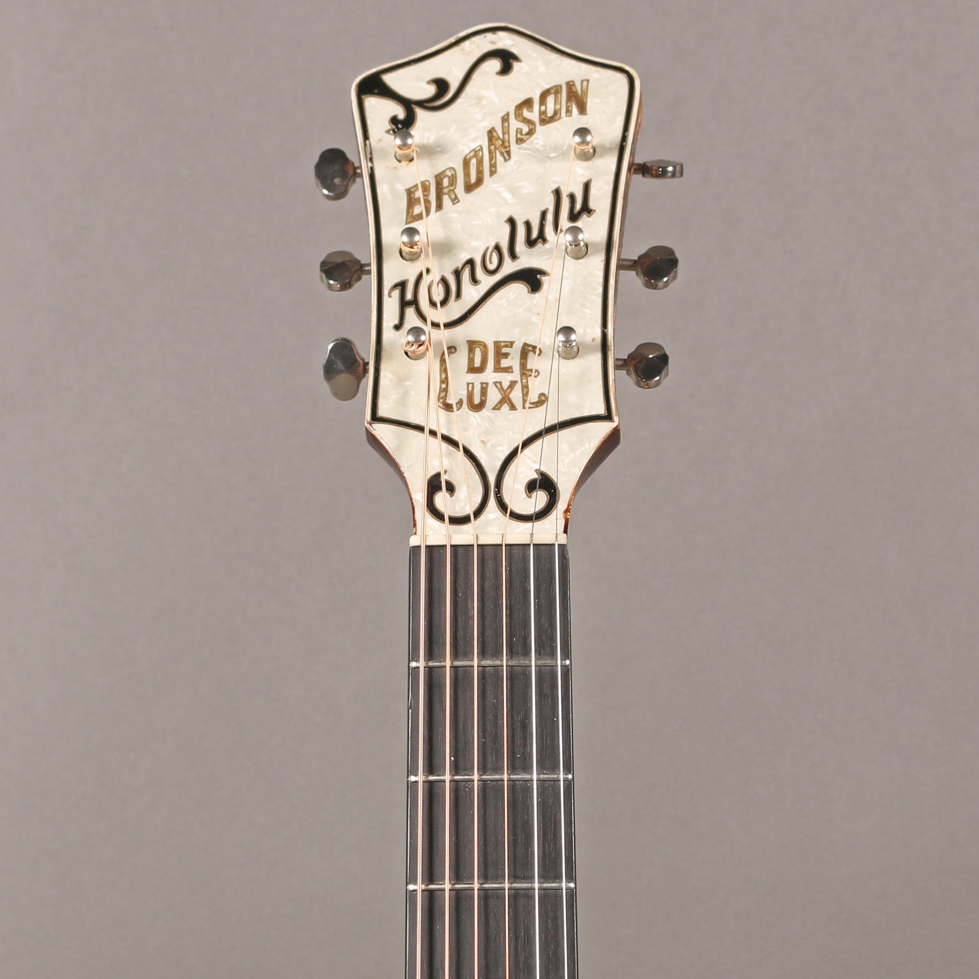 1930s Bronson Honolulu Deluxe Flattop