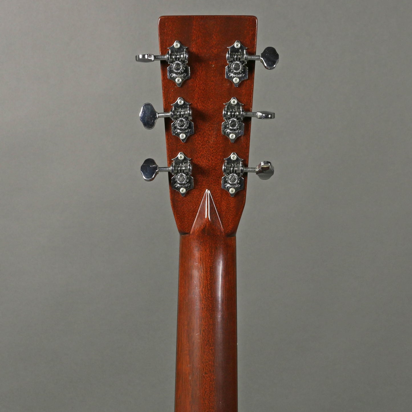 HOLD 1999 Martin 000-28EC