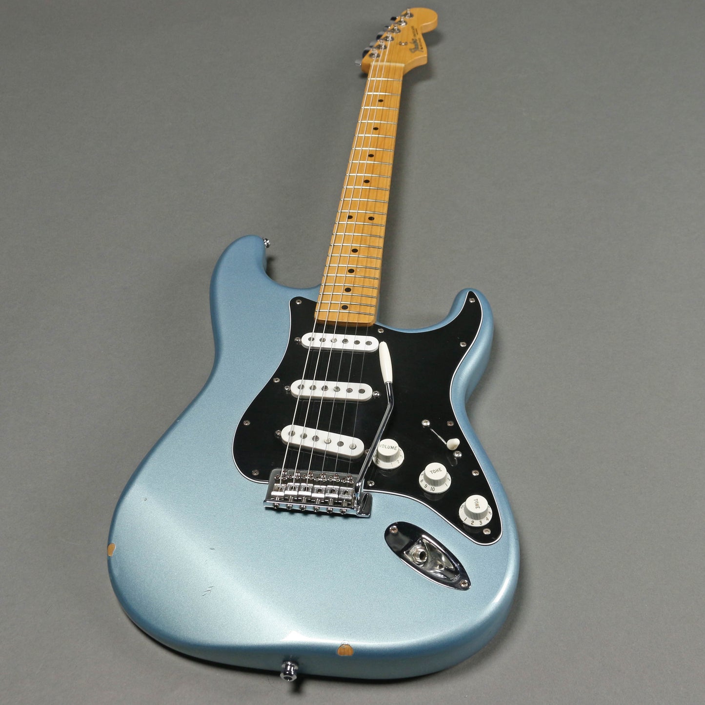 2004 Fender MIM Stratocaster