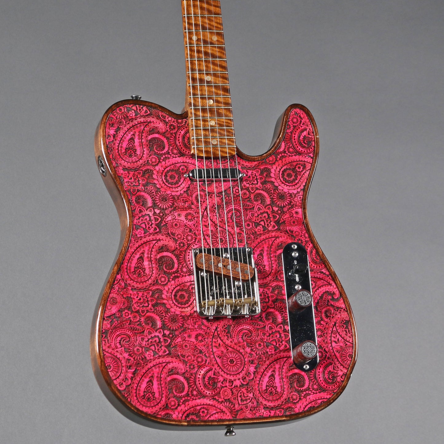 2019 Walla Walla Maverick Pro Lazer Fuchsia Paisley