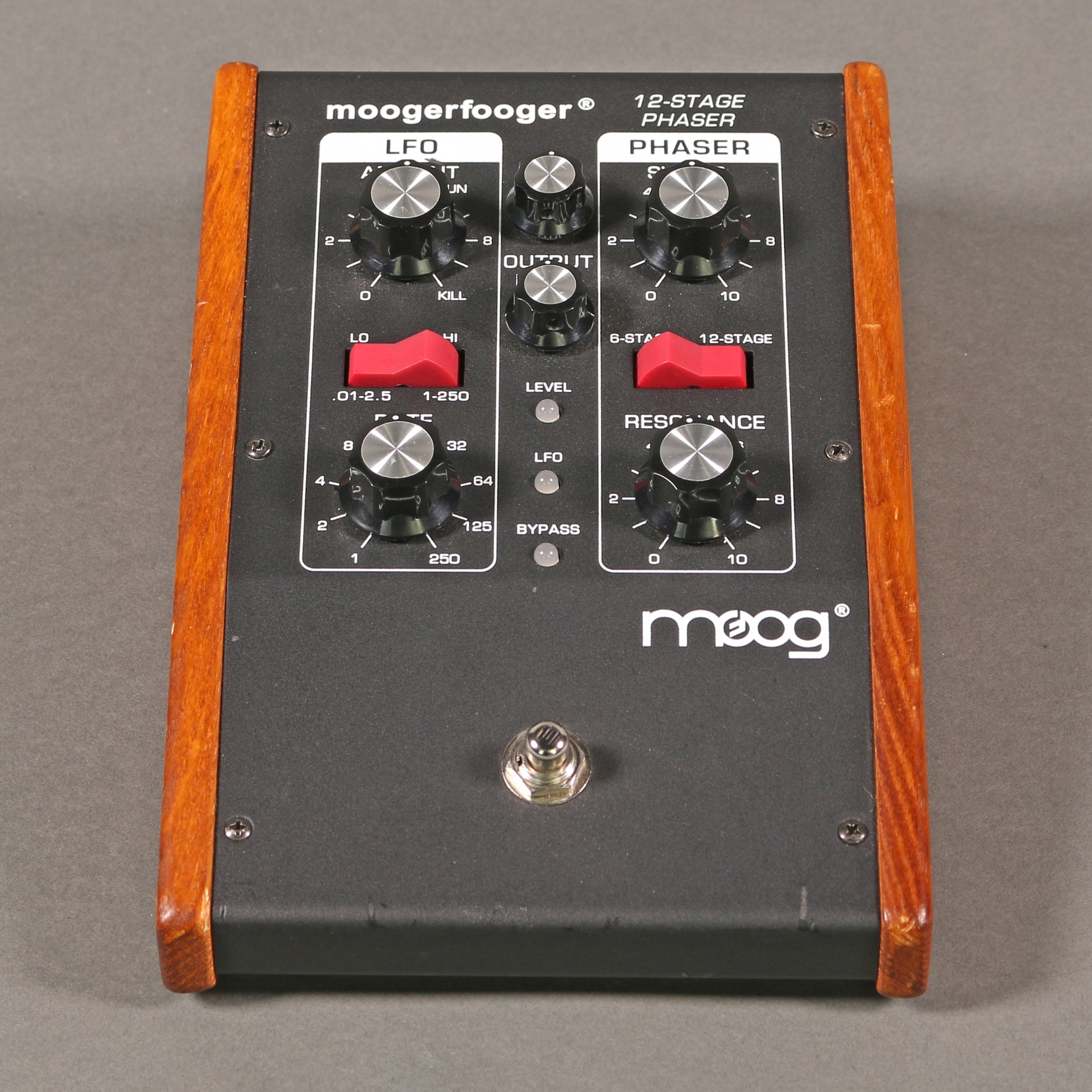moog pedals Moog Moogerfooger MF-103 12-stage Phaser – Emerald City Guitars