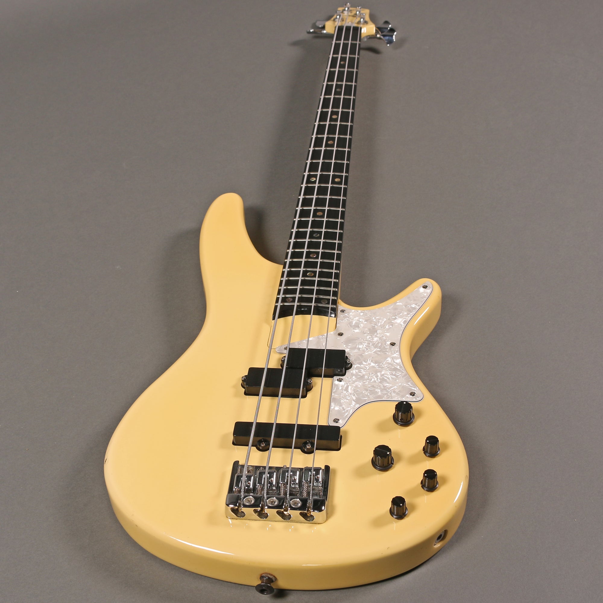 1999-2001 Ibanez VWB1-CRM Verdine White Signature Bass