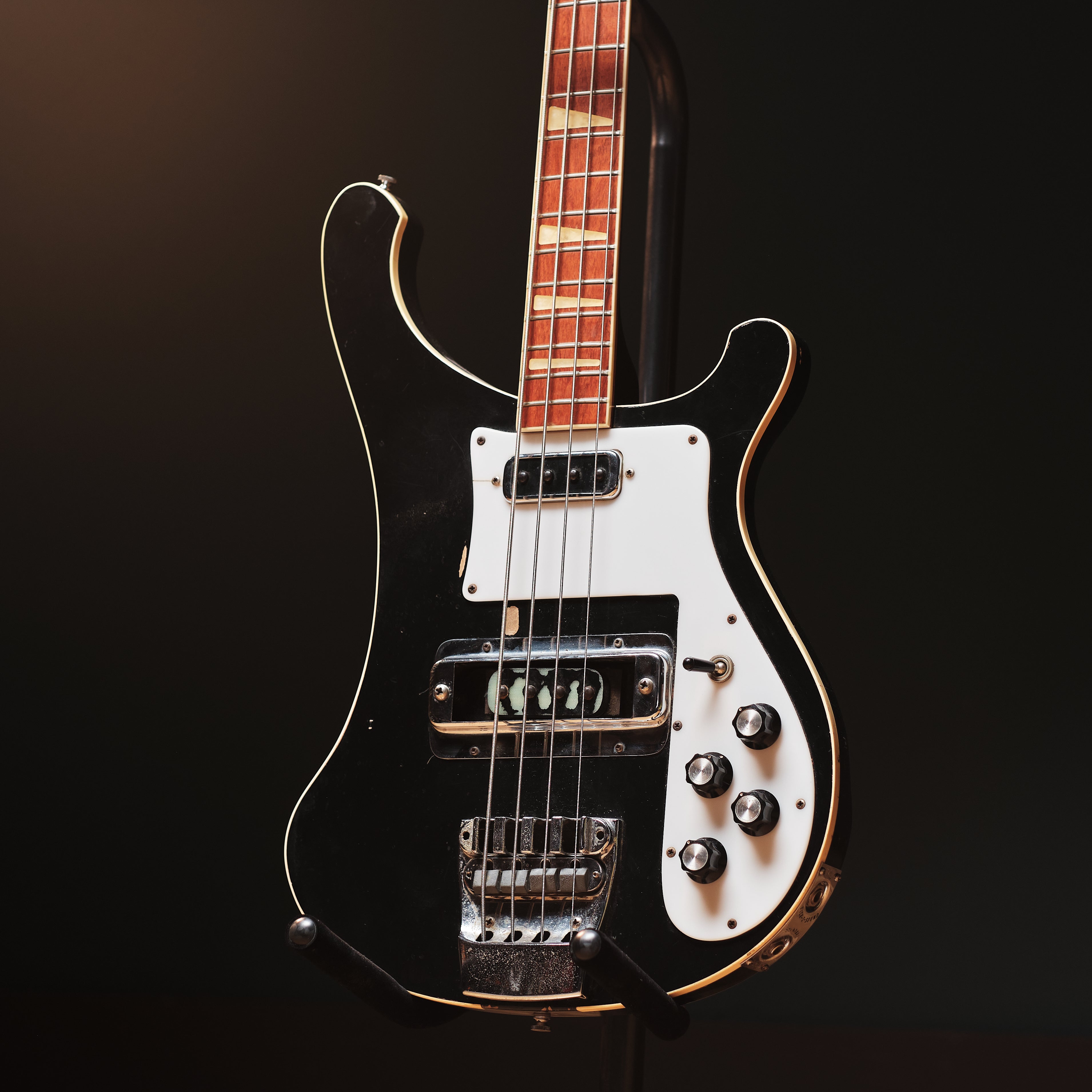 Bass - Rickenbacker – Emerald City Guitars