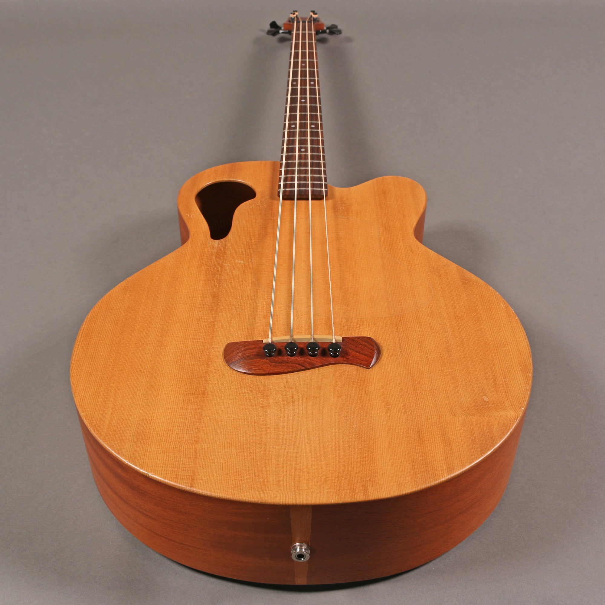 Tacoma CB10C Thunderchief Acoustic Bass