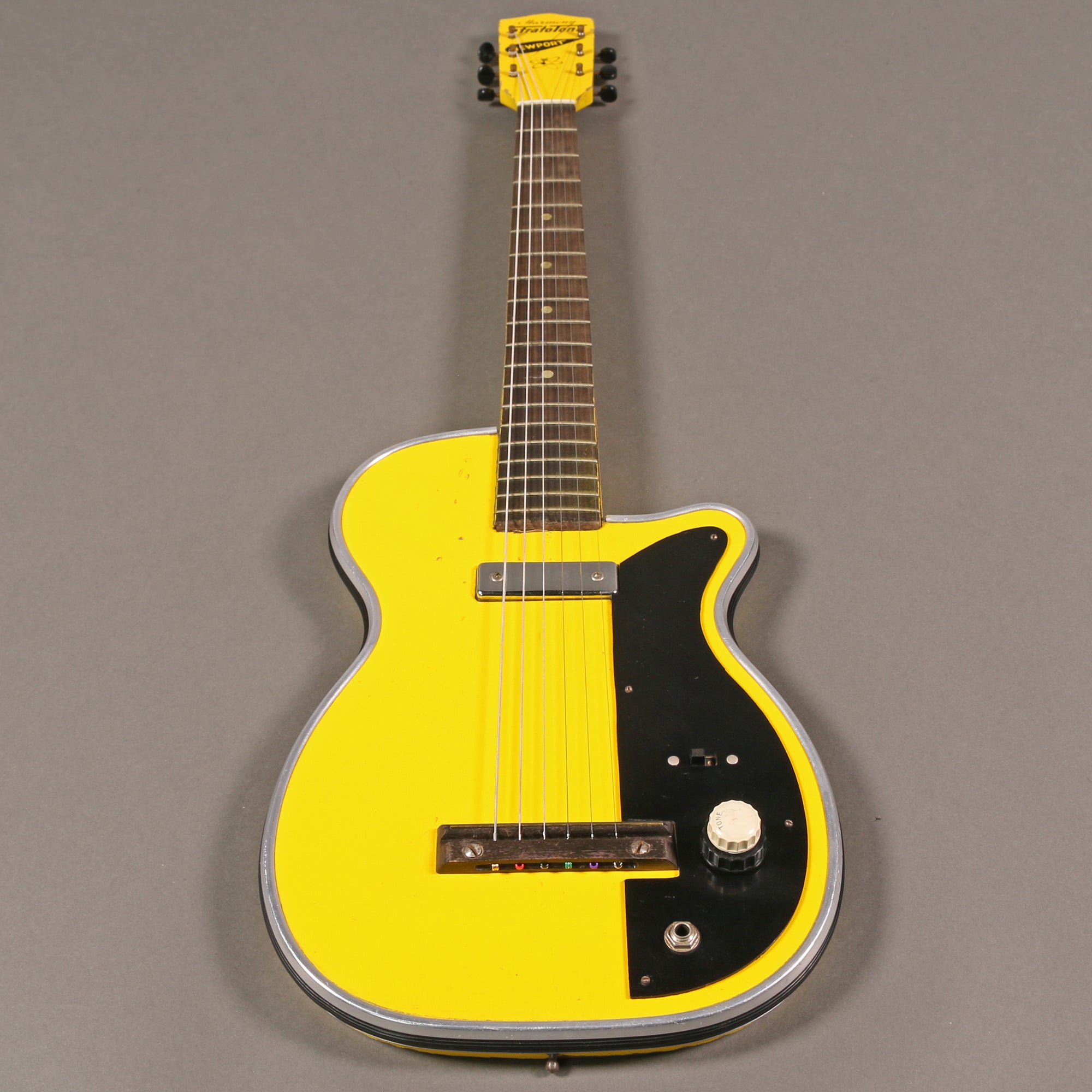1955 Harmony H42 Stratotone Newport