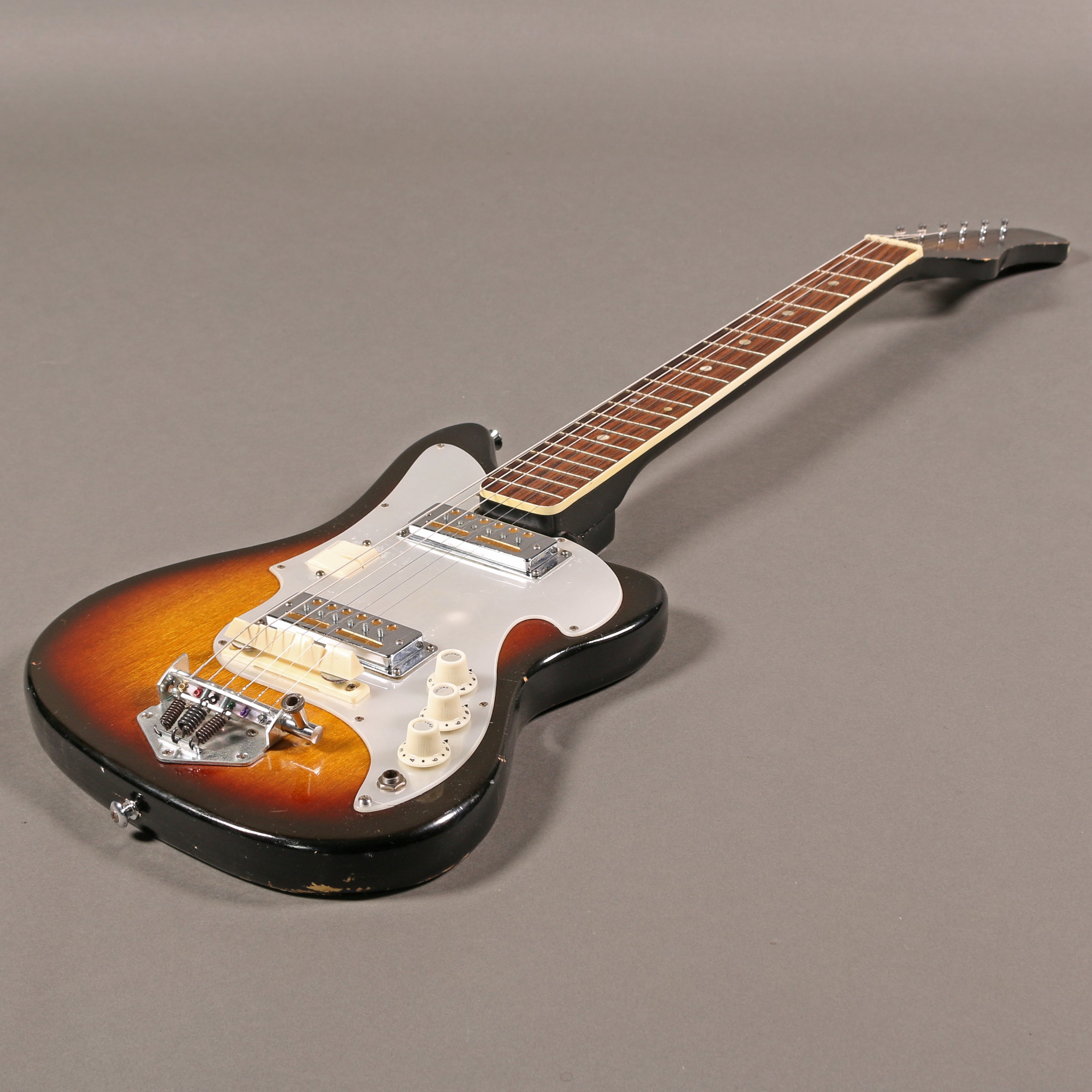 1960s Futurama Zen-On – Emerald City Guitars