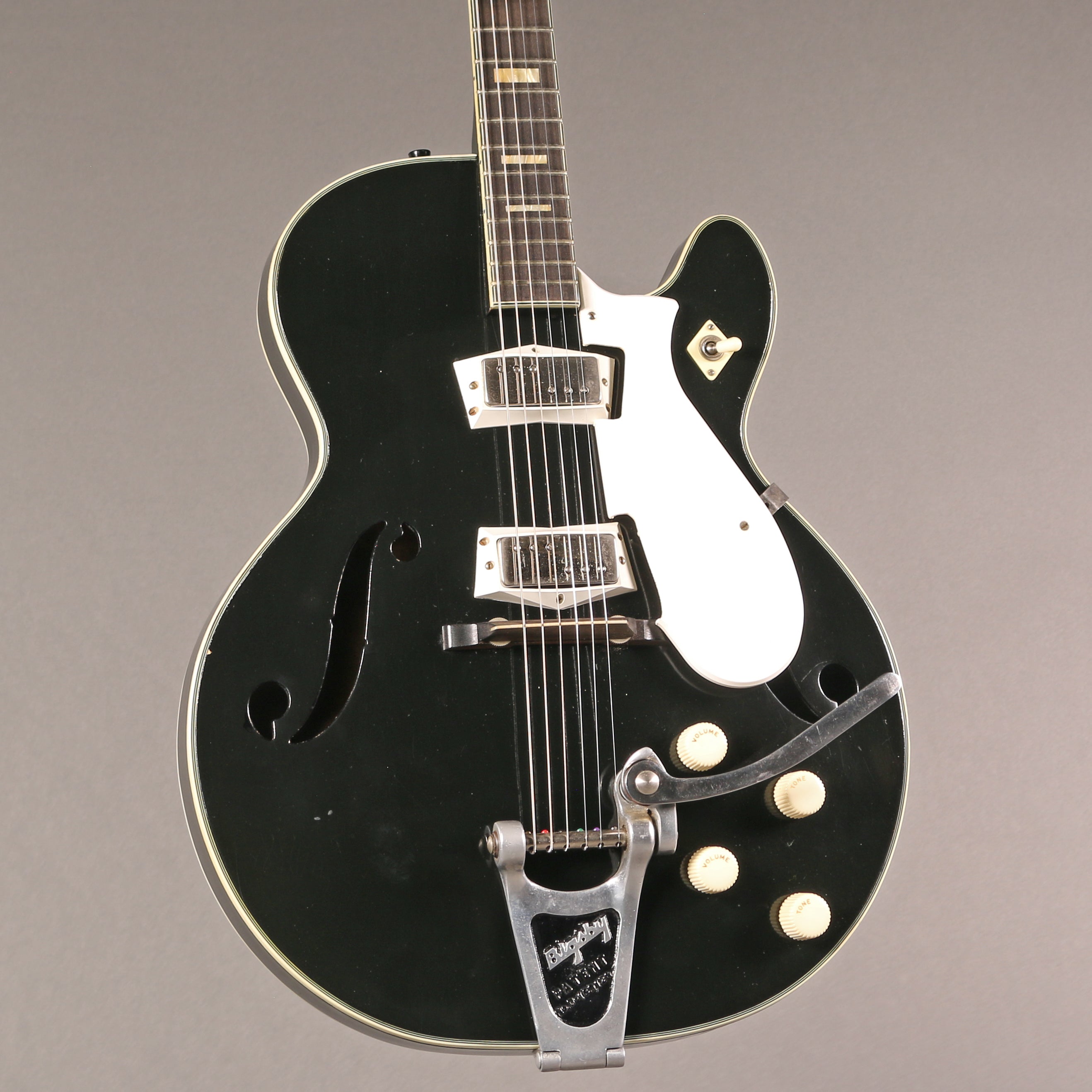 電気 - アーチトップ – Emerald City Guitars