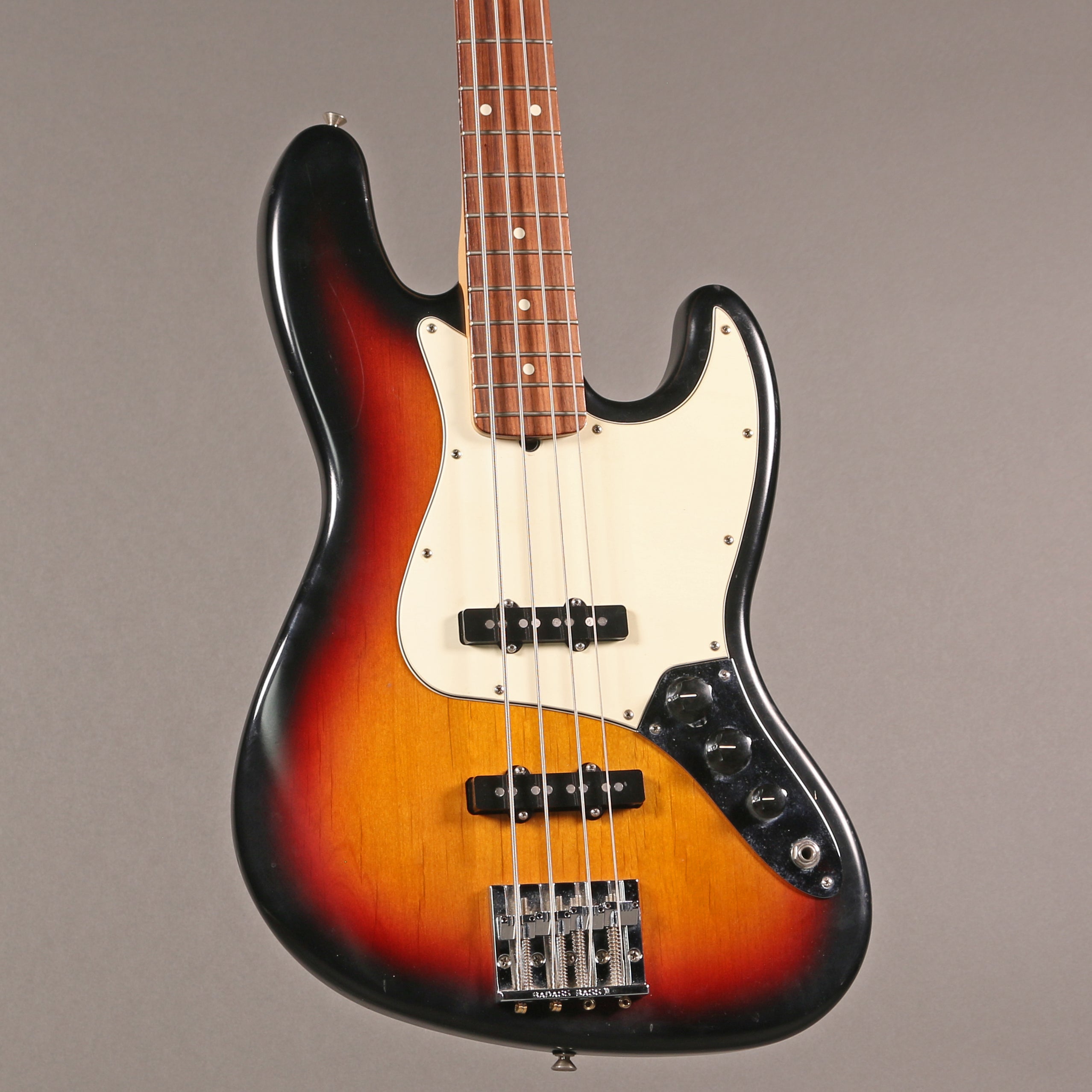 2006 Fender Highway One Jazz Bass – Emerald City Guitars