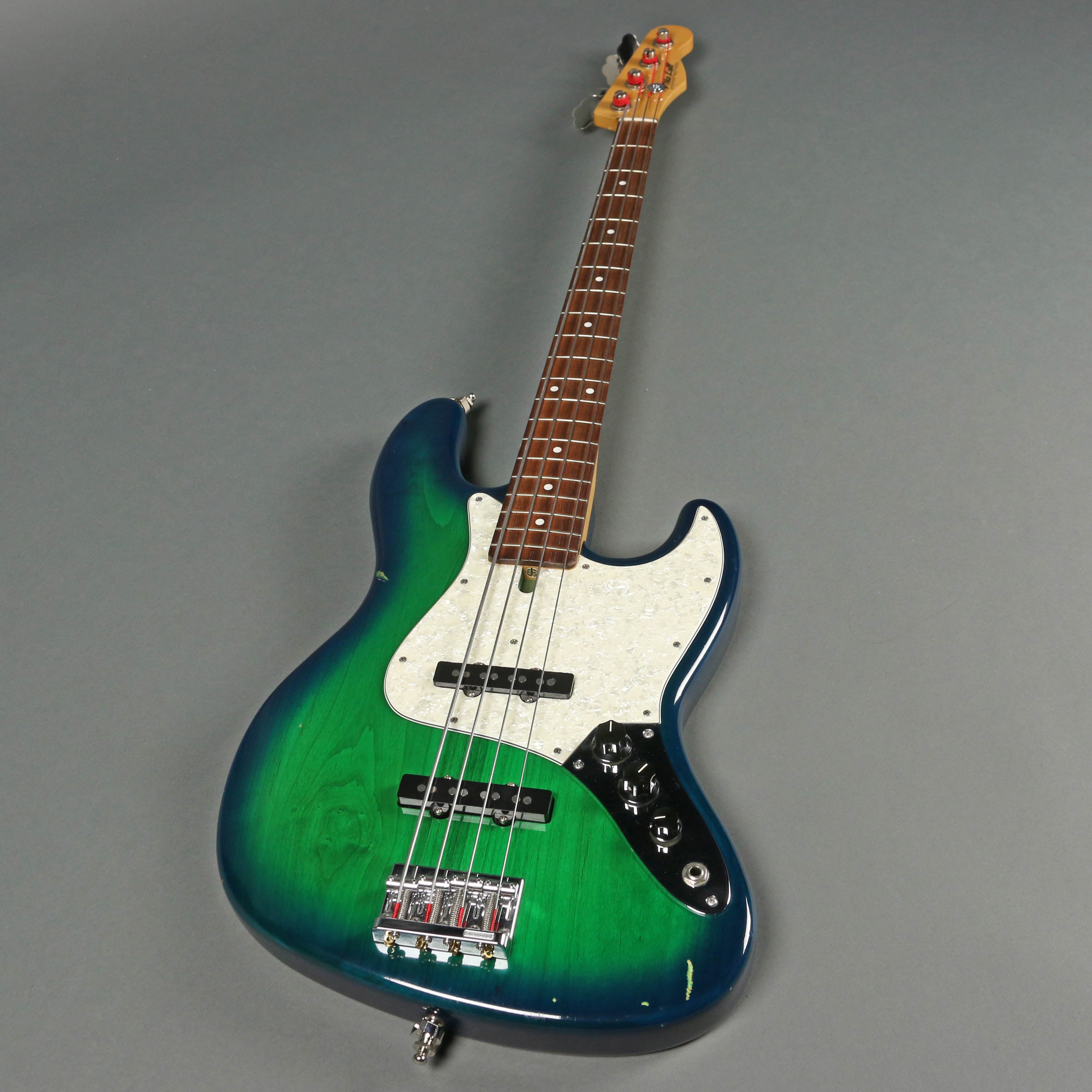 Mike Lull V4 Custom Bass – Emerald City Guitars