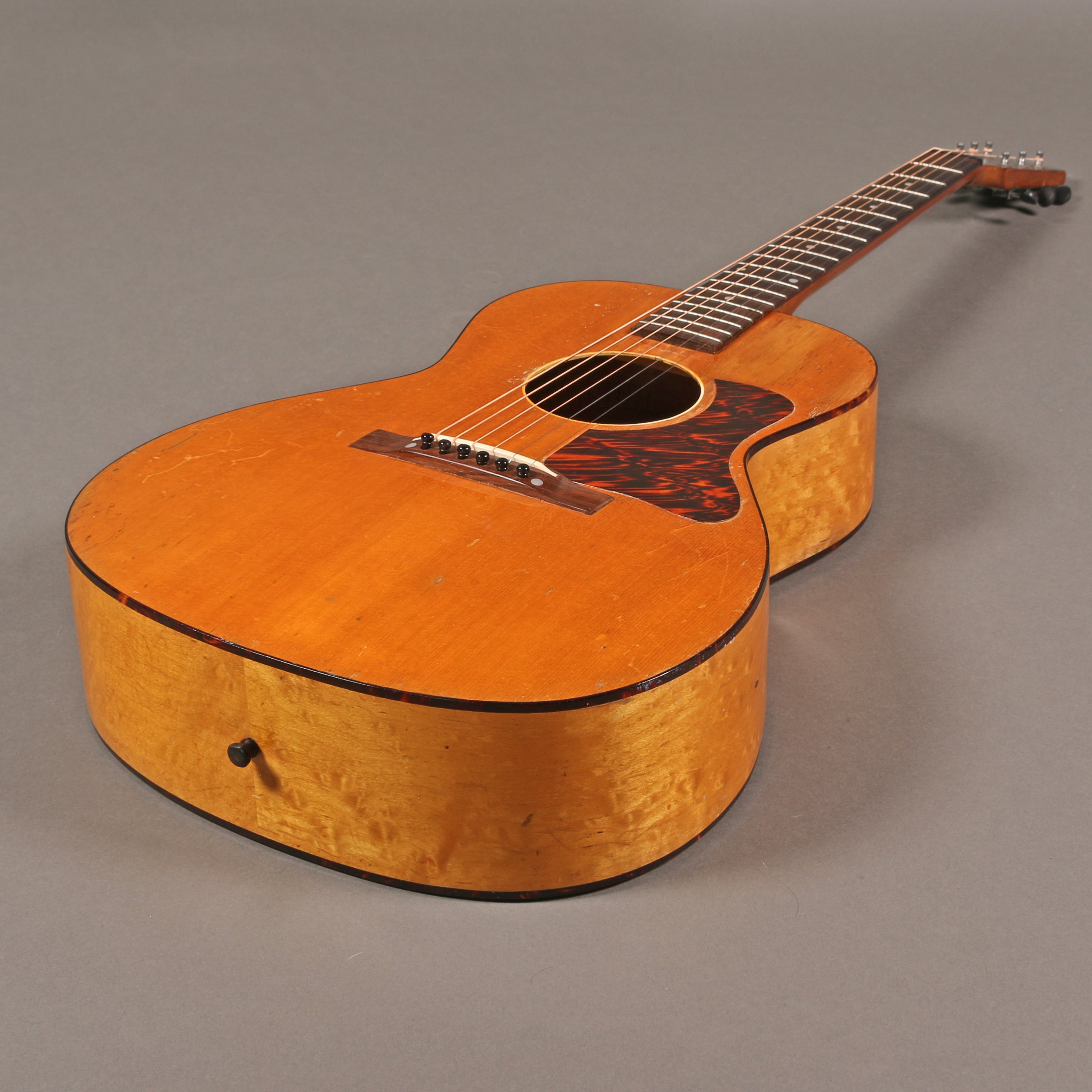1940 Kalamazoo KGN-12 Oriole – Emerald City Guitars