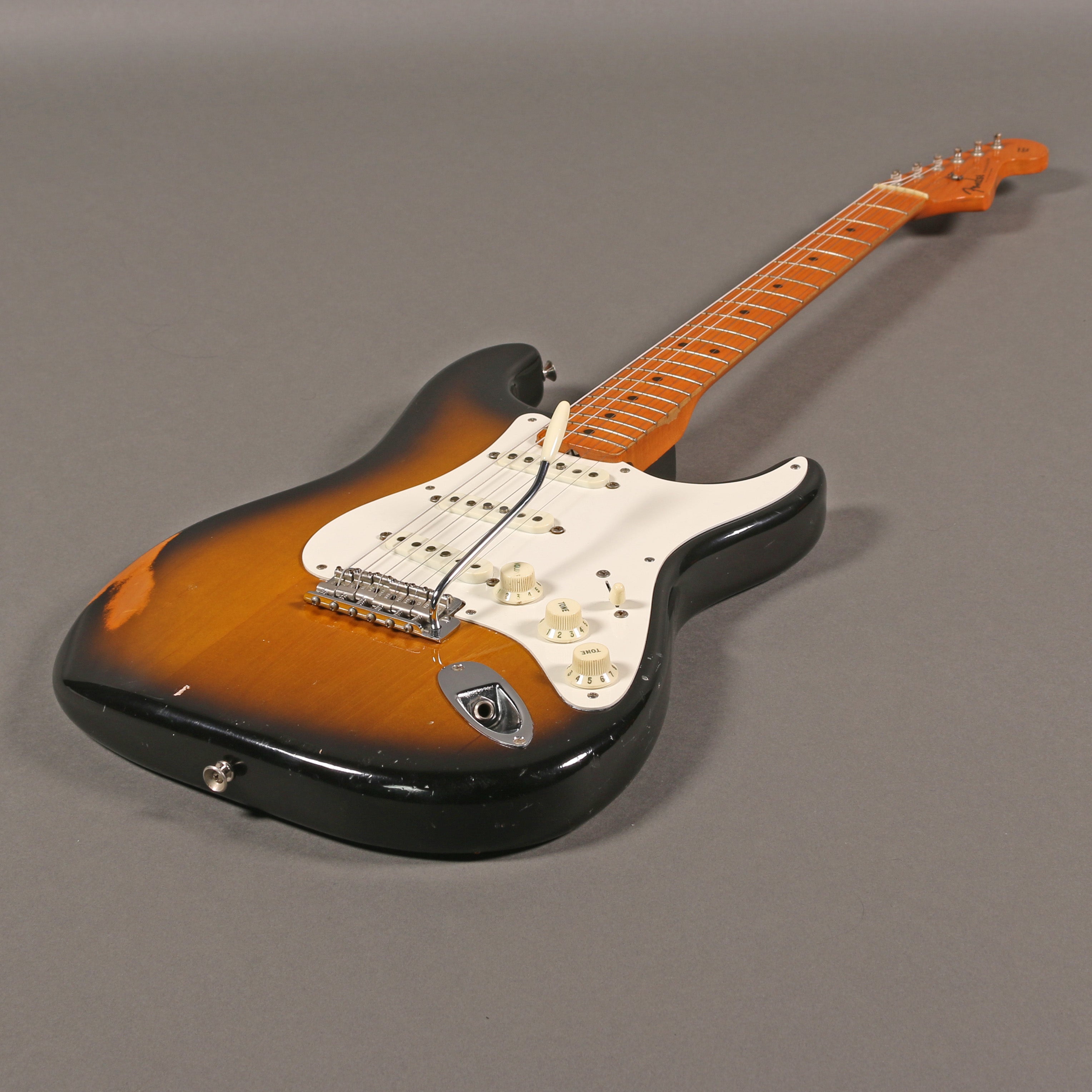 ギター Fender AmericanVintage Stratocaster 1983 1983 Fender American Vintage '57 RI Stratocaster – Emerald City