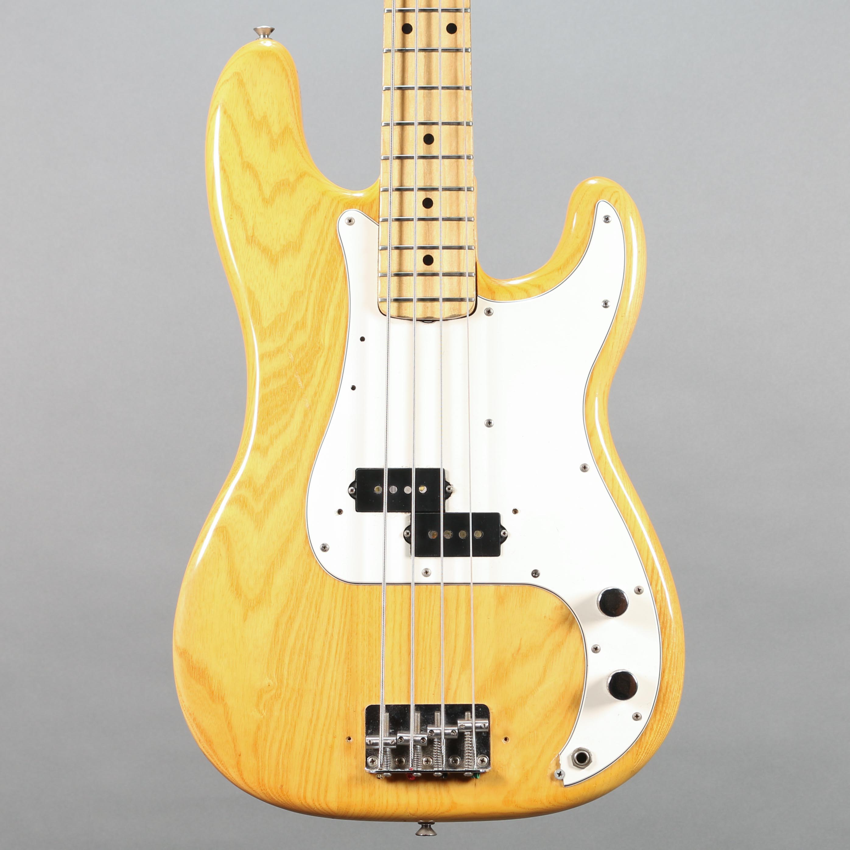 Fender Precision Bass 1975年製 純正ハードケース付き 1975 Fender Precision Bass – Emerald City Guitars