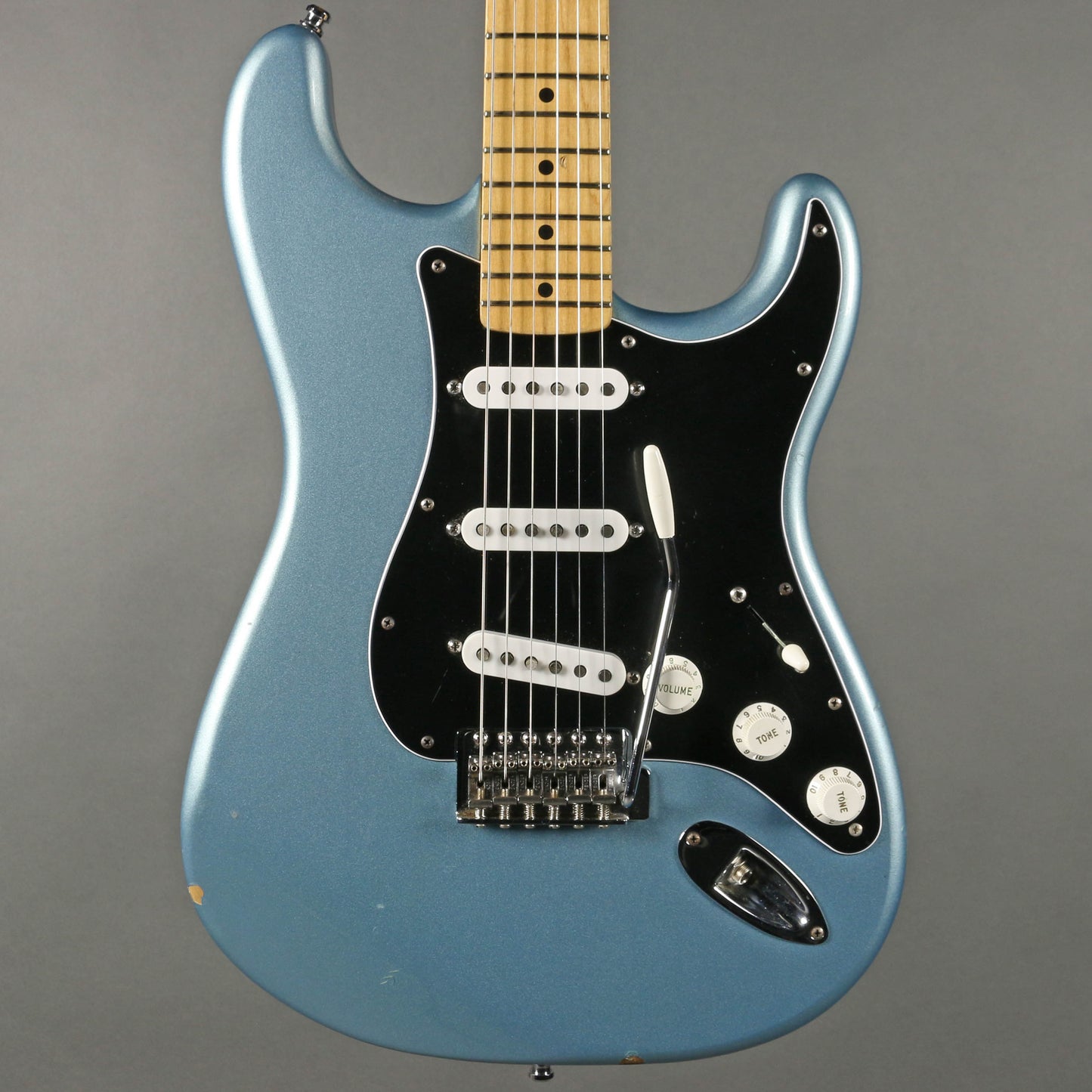 2004 Fender MIM Stratocaster