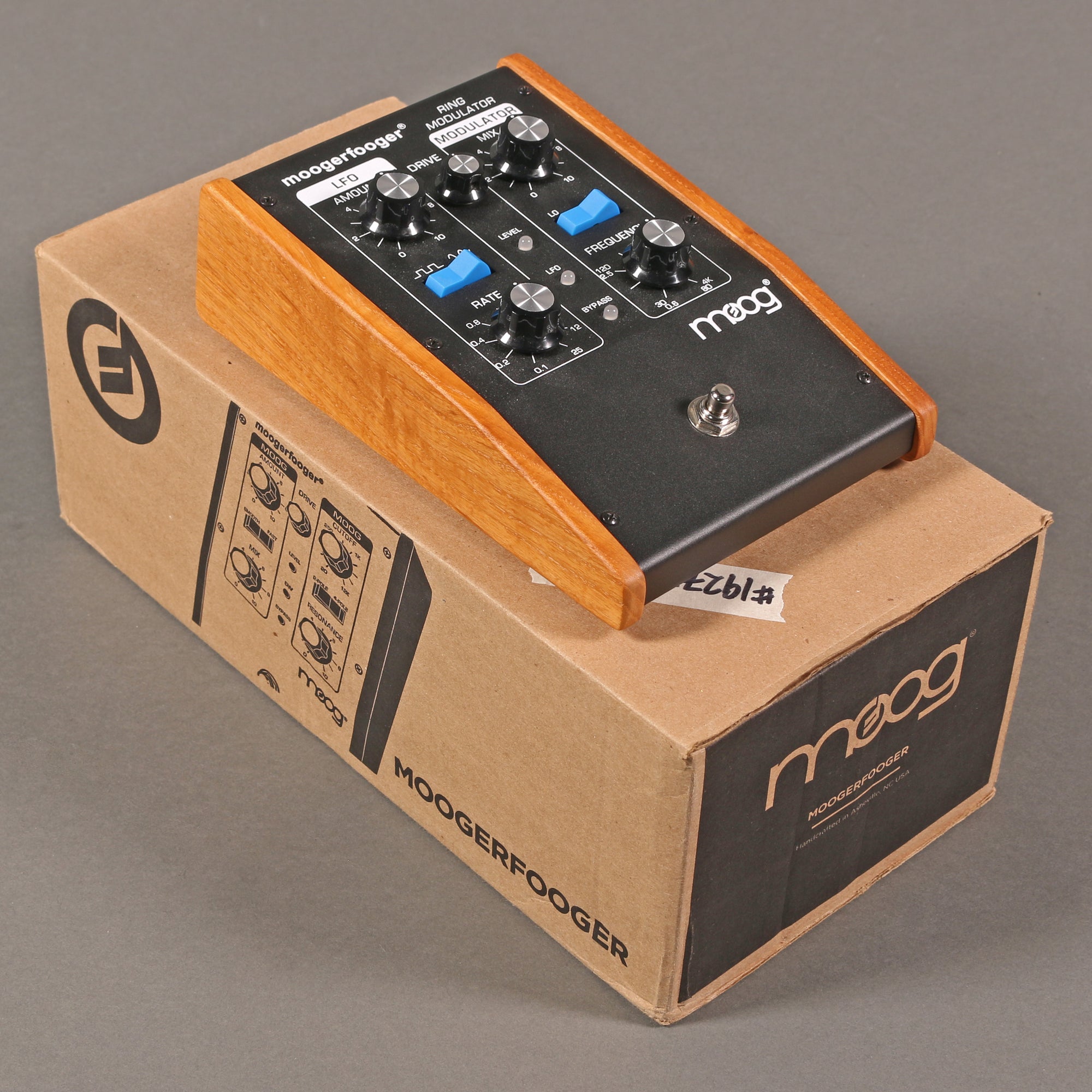 Moog Moogerfooger MF-108M Clusterflux