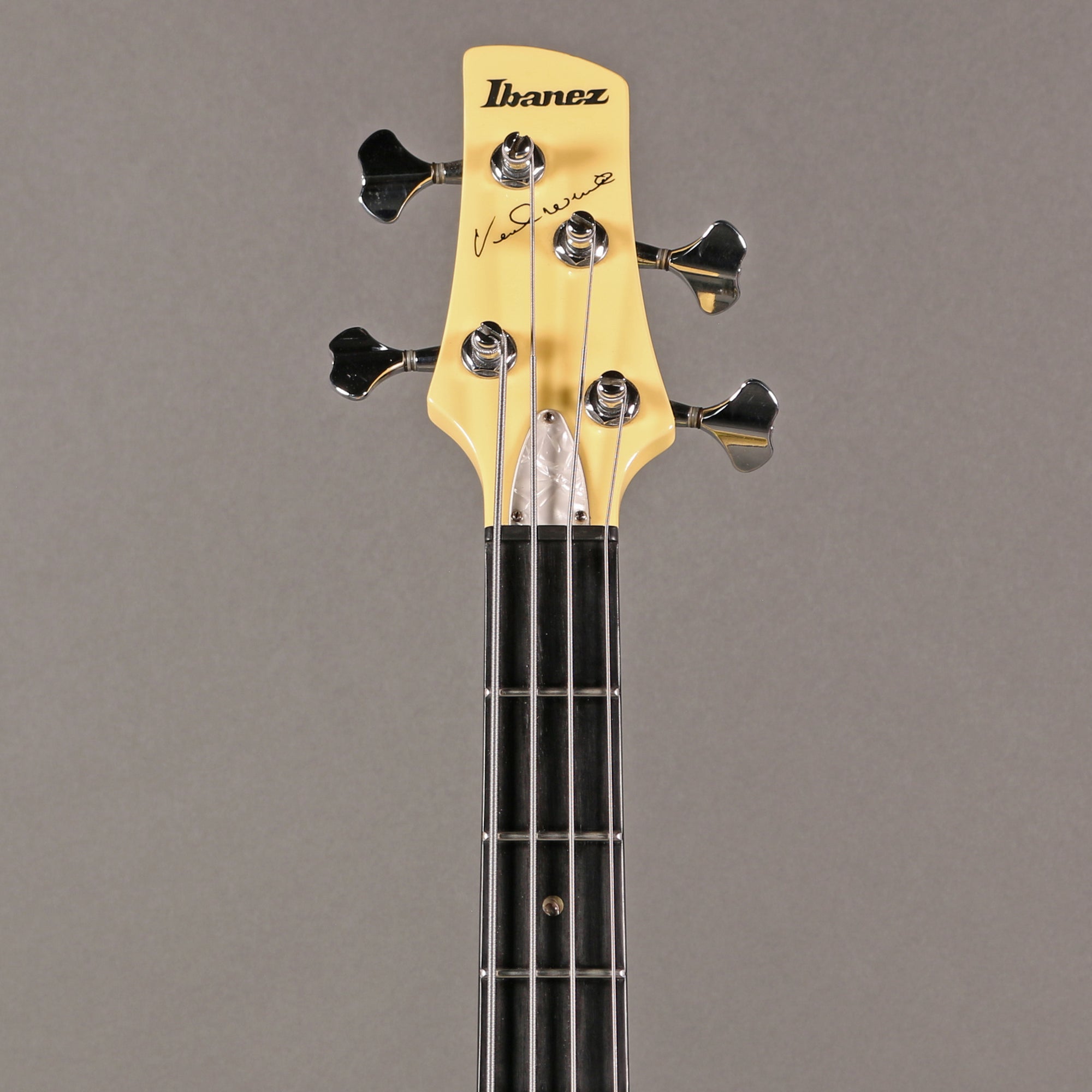 1999-2001 Ibanez VWB1-CRM Verdine White Signature Bass