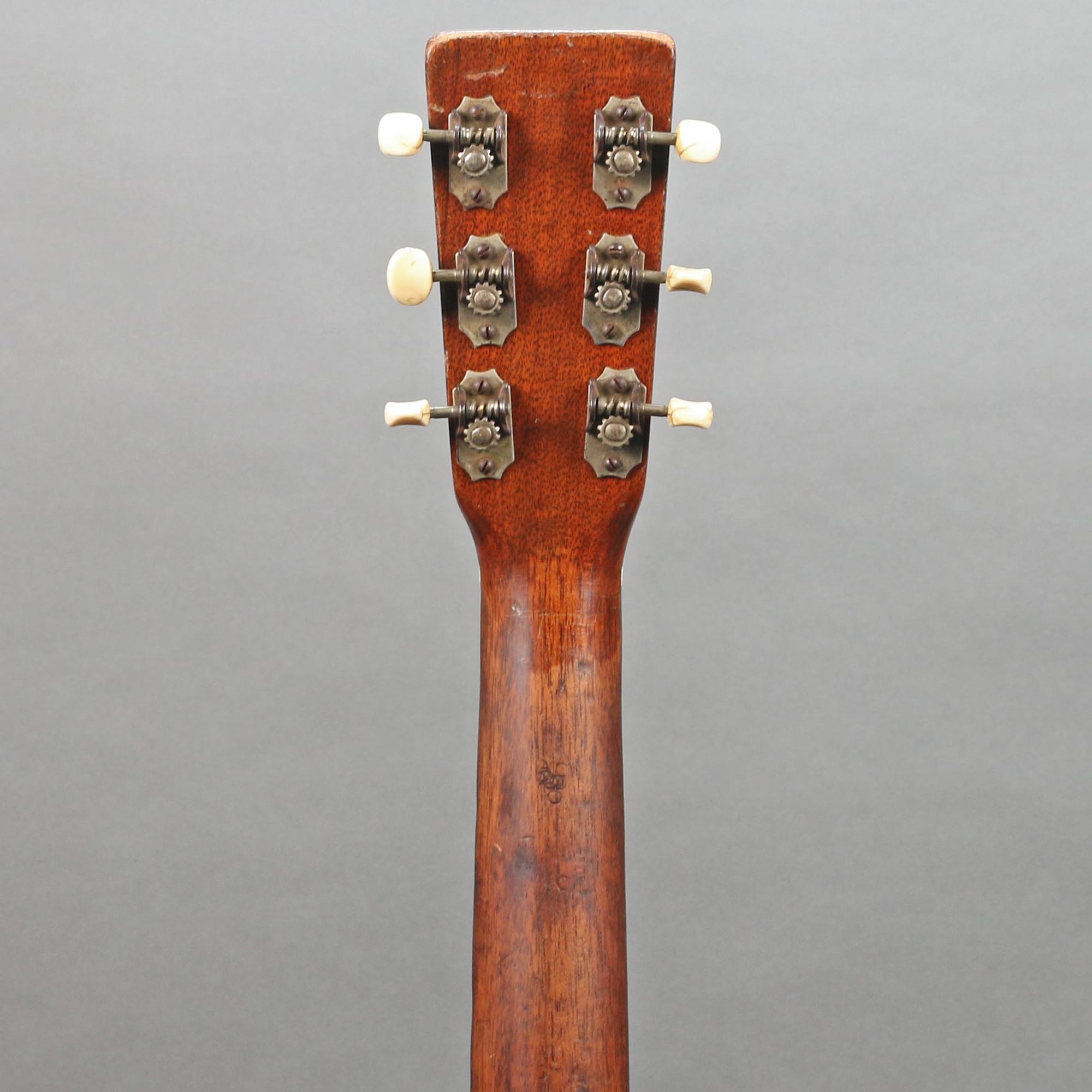 1944 Martin 000-18