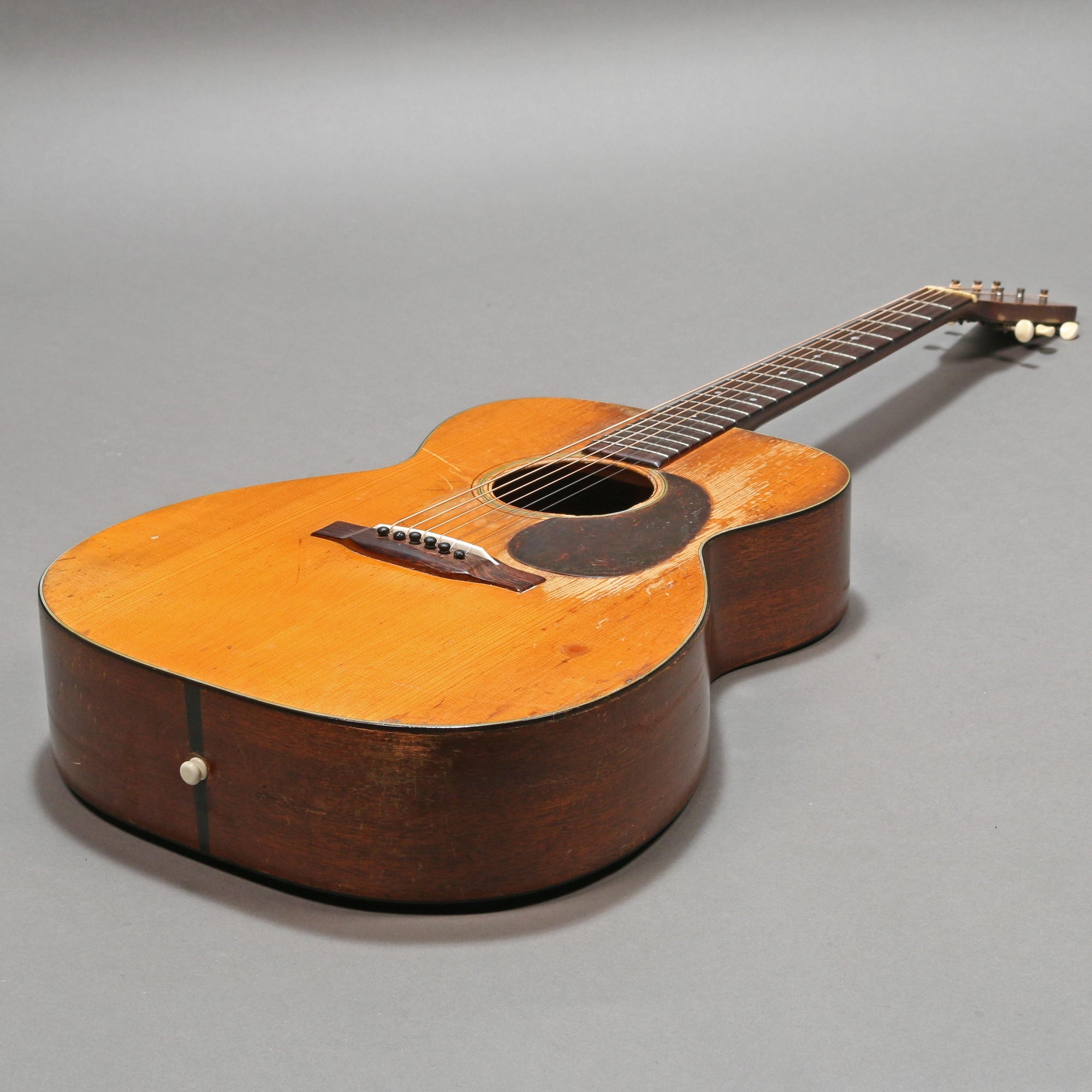 1944 Martin 000-18