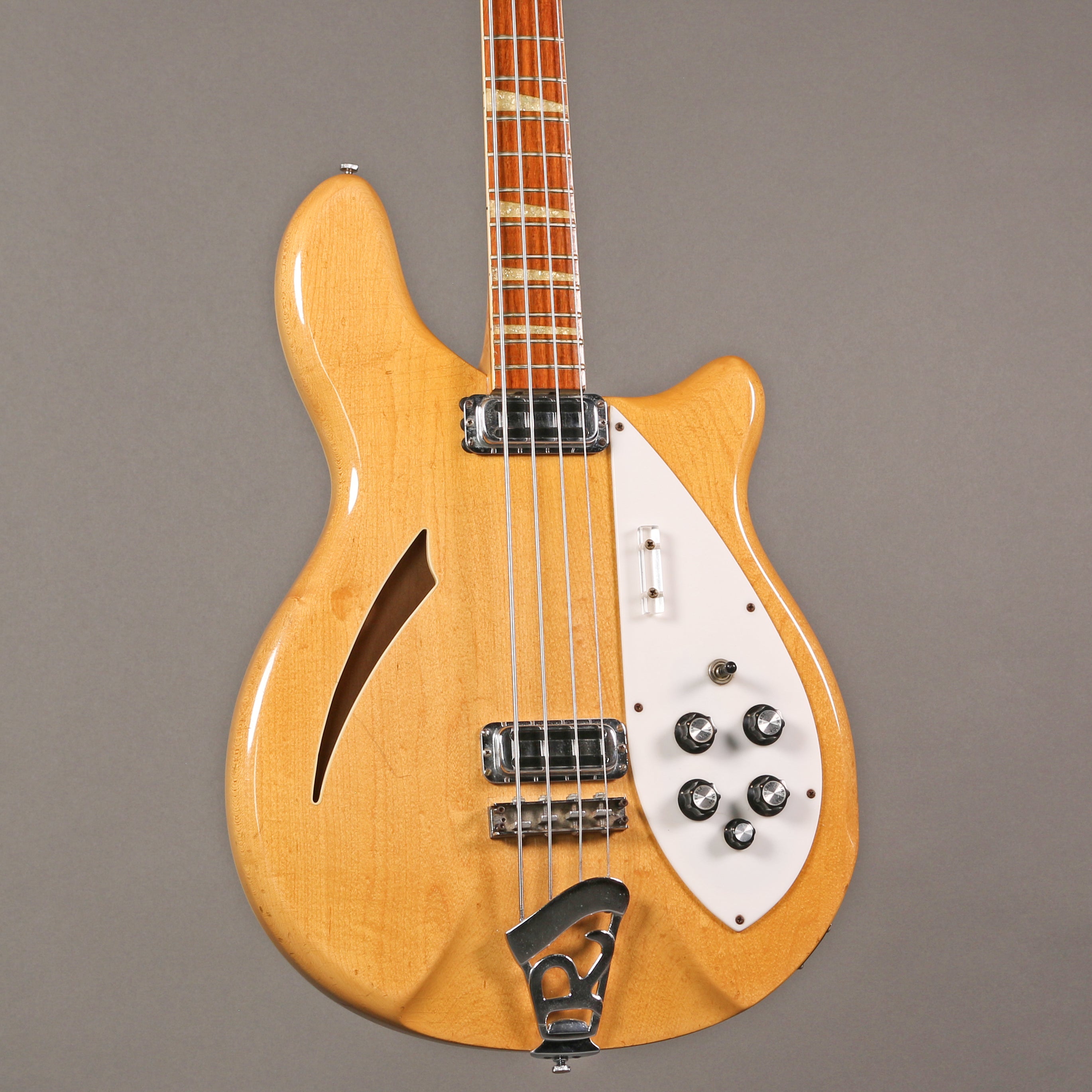 ベース - リッケンバッカー – Emerald City Guitars