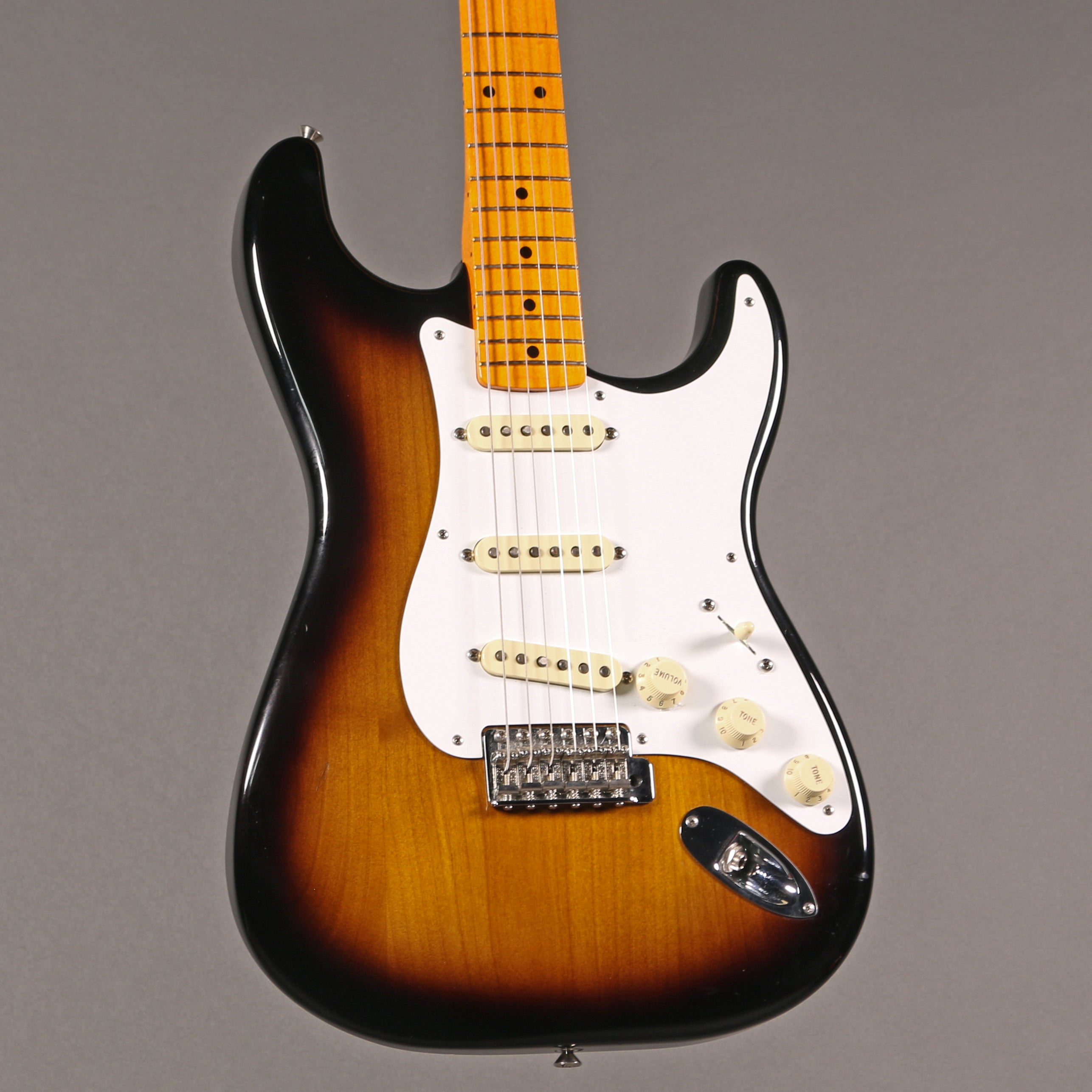 ギター Fender Stratcaster 57 vintage Series Fender American Vintage '57 Stratocaster Electric Guitar