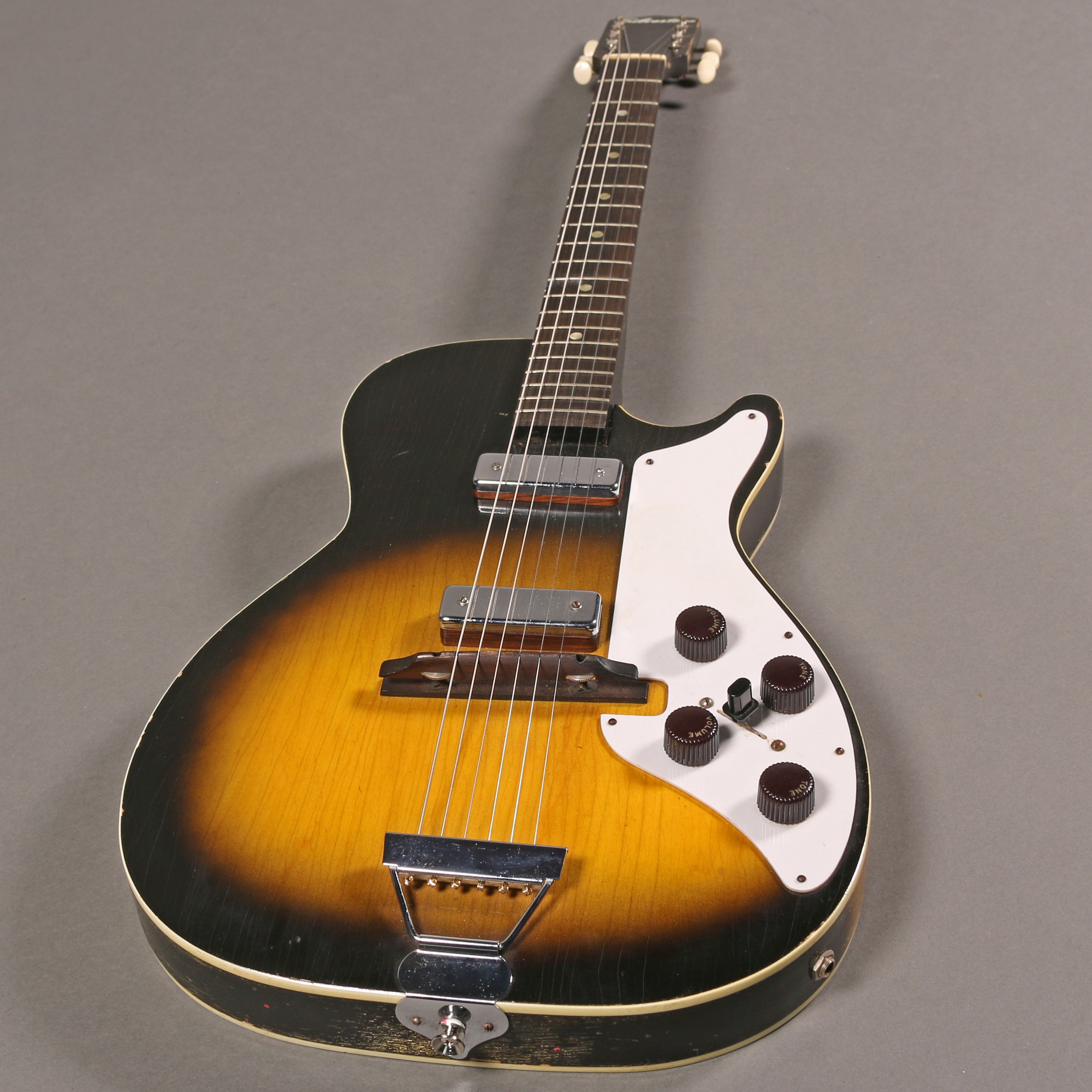Silvertone　H61 シルバートーン　ハーモニー　Harmony Silvertone H-61 Arch Top Hollow Body Electric Guitar, made