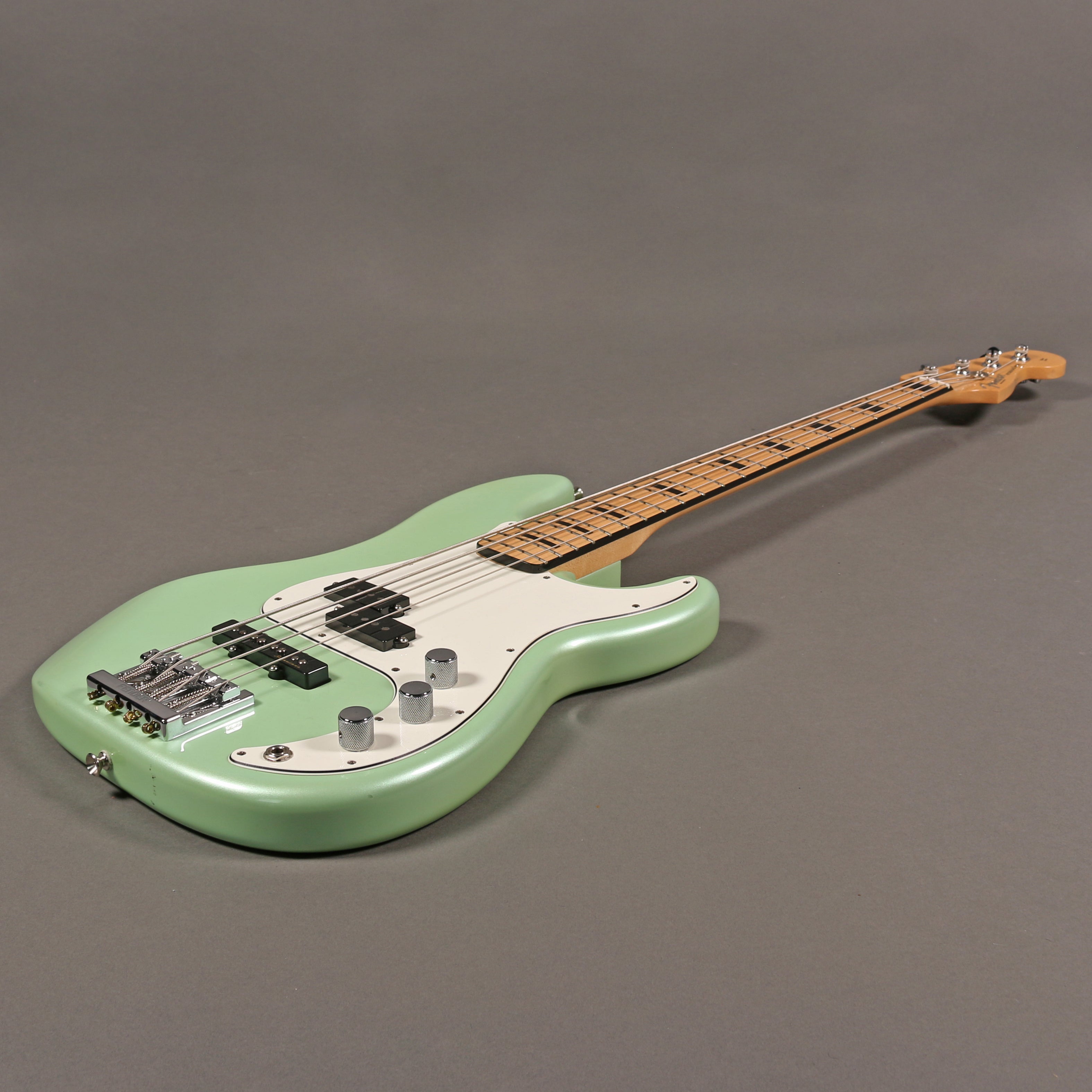 2016 Fender MIM Precision Bass Special – Emerald City Guitars