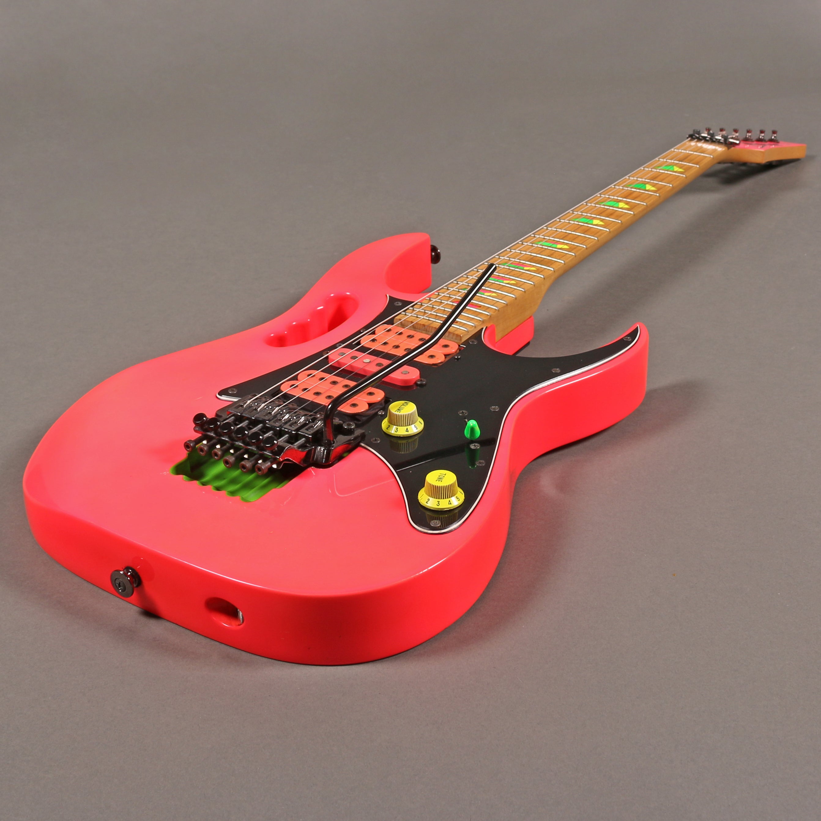 1988 Ibanez Steve Vai Signature JEM777 – Emerald City Guitars